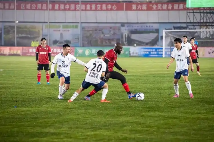 欧洲联赛：里昂 VS 里尔